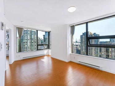 2105 977 Mainland Street, Vancouver, BC, Vancouver — Apartment/Condo for sale