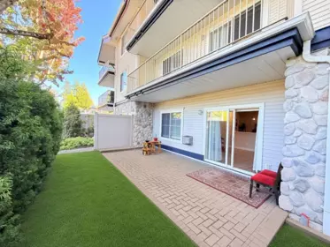 Kitchen Photo of 103 15298 20 Avenue, Surrey, BC
