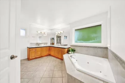 Guest Bathroom Photo of 2942 147a Street, Surrey, BC
