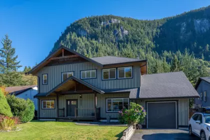 38590 Westway Avenue, Squamish, BC, Squamish — Single Family Residence for sale