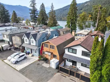216 First Avenue, Cultus Lake, BC, Cultus lake — Single Family Residence for sale