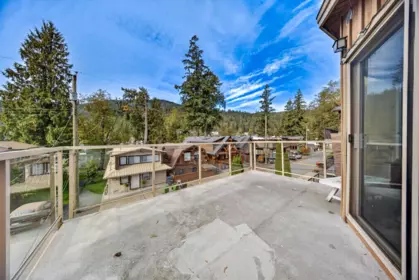 216 First Avenue, Cultus Lake, BC, Cultus lake — Single Family Residence for sale