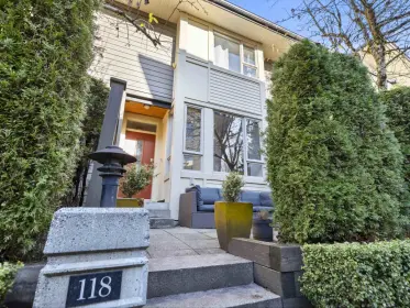 118 9229 University Crescent, Burnaby, BC, Burnaby — Townhouse for sale
