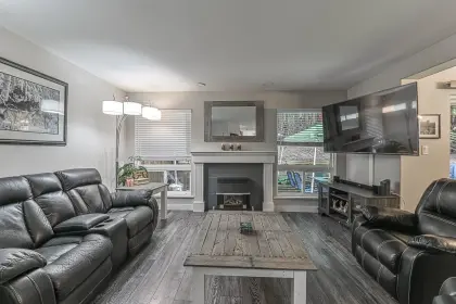 8 33179 George Ferguson Way, Abbotsford, BC, Abbotsford — Townhouse for sale