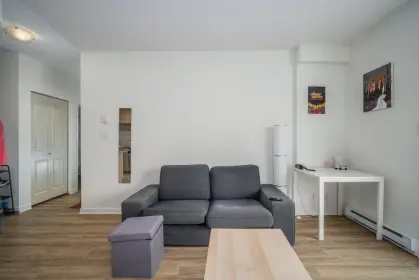 802 9262 University Crescent, Burnaby, BC, Burnaby — Apartment/Condo for sale