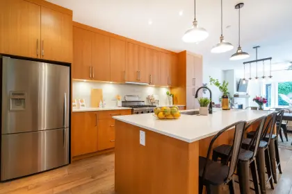 2438 W 8th Avenue, Vancouver, BC, Vancouver — Townhouse for sale