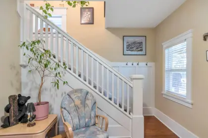 217 Eighth Avenue, New Westminster, BC, New westminster — Single Family Residence for sale