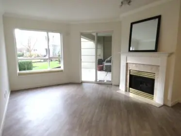123 3098 Guildford Way, Coquitlam, BC, Coquitlam — Apartment/Condo for sale