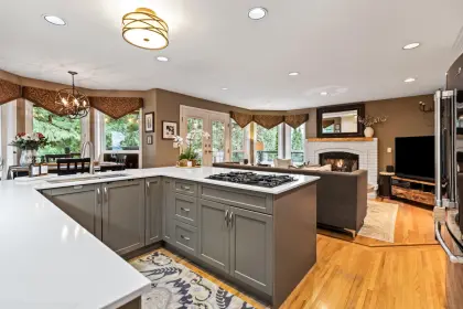 4 Foxwood Court, Port Moody, BC, Port moody — Single Family Residence for sale