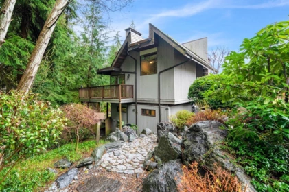 5344 Cliffridge Avenue, North Vancouver, BC