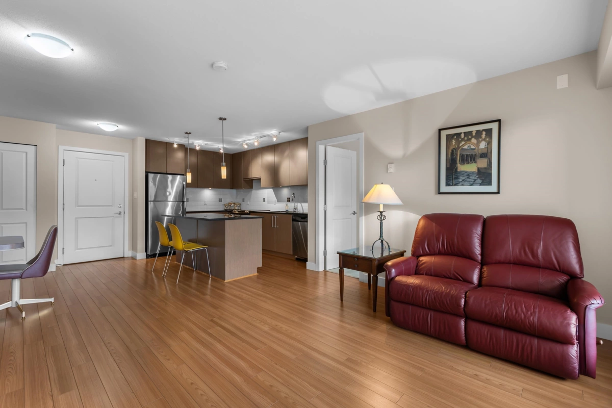 Dining Area Photo of 203 15745 Croydon Drive, Surrey, BC