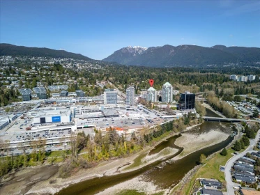 Playground / Recreational Area Near 12C 328 Taylor Way, West Vancouver, BC