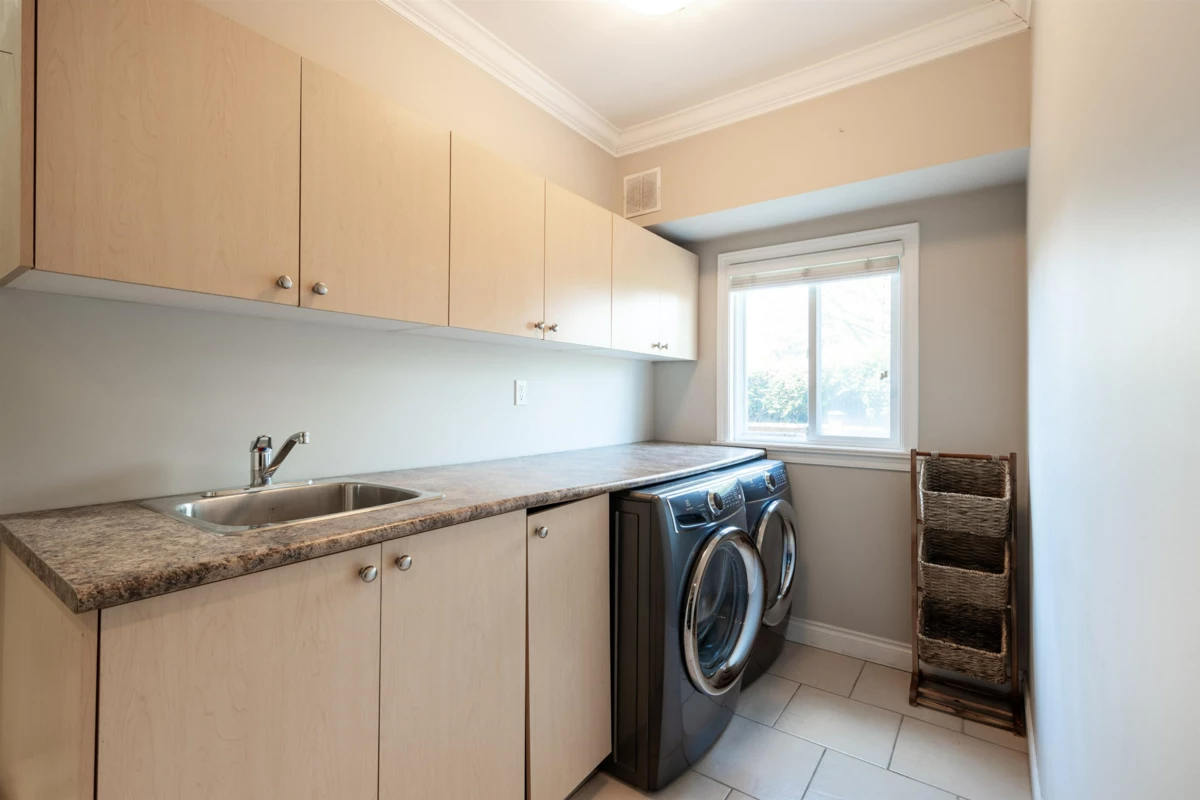 Kitchen Island Photo of 6140 Francis Road, Richmond, BC