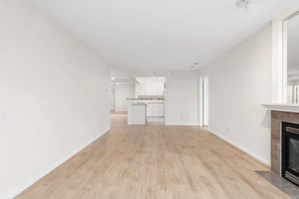305 4788 Hazel Street, Burnaby, BC, Burnaby — Apartment/Condo for sale