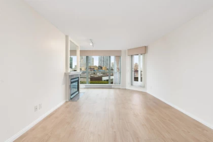 305 4788 Hazel Street, Burnaby, BC, Burnaby — Apartment/Condo for sale