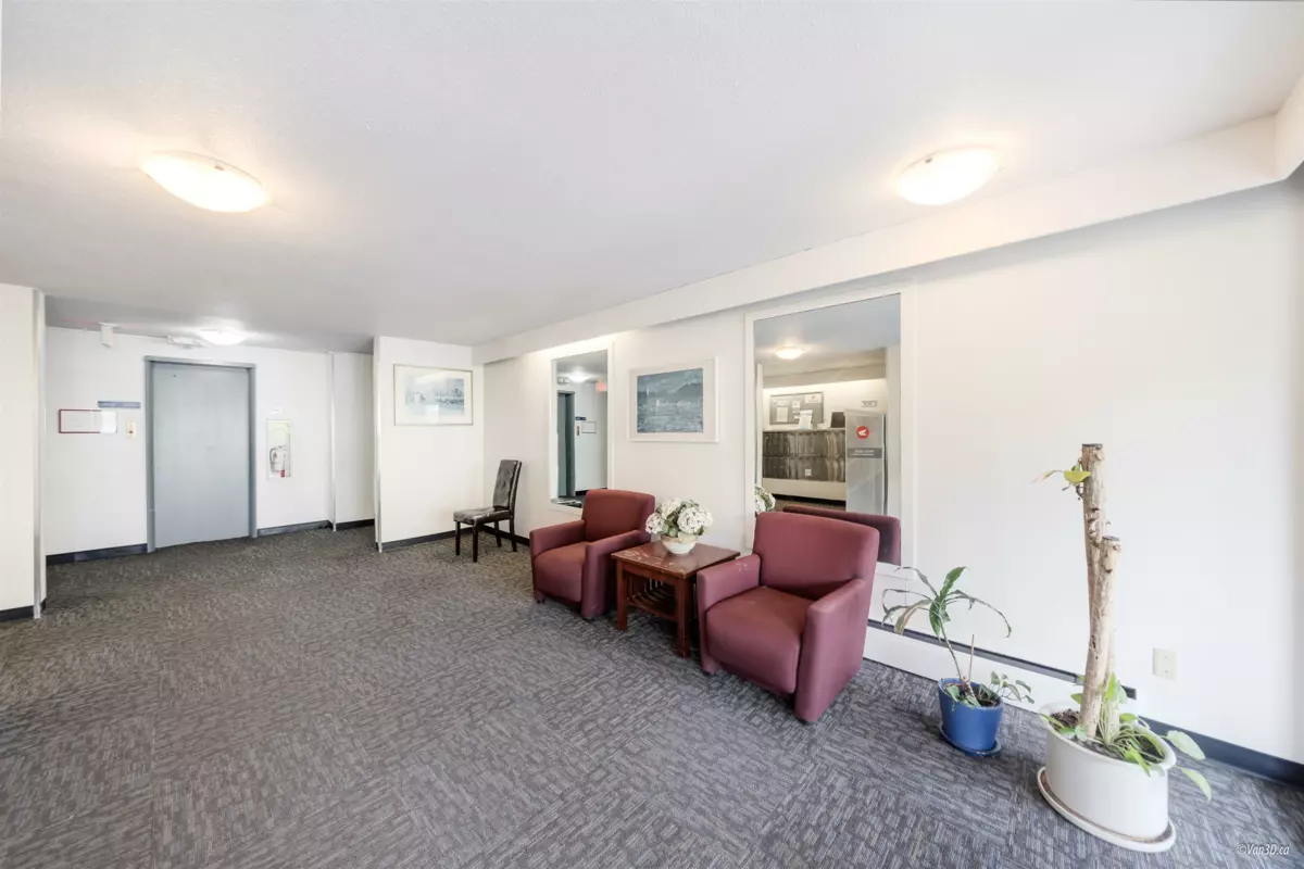 Mudroom Photo of 116 36 E 14th Avenue, Vancouver, BC