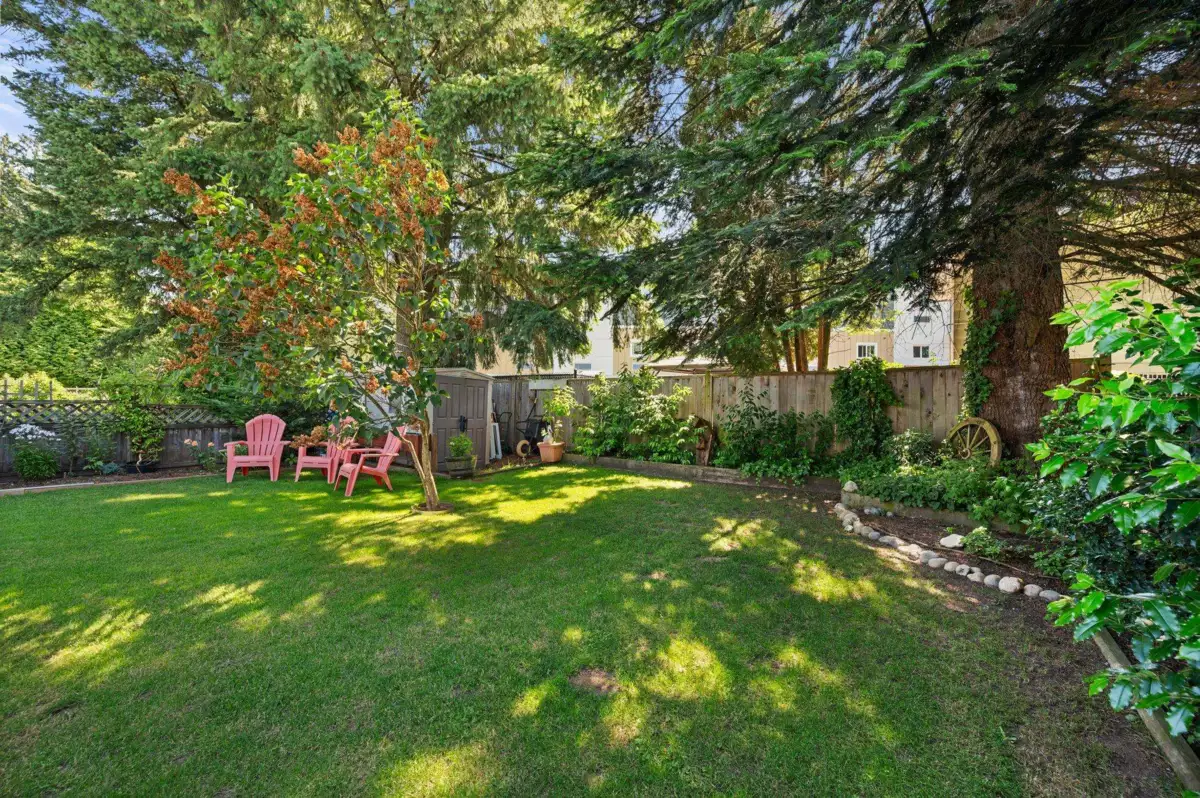 Backyard Photo of 11 31313 Livingstone Avenue, Abbotsford, BC