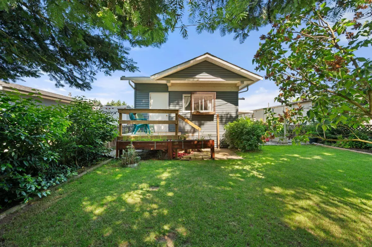 Front Yard Photo of 11 31313 Livingstone Avenue, Abbotsford, BC