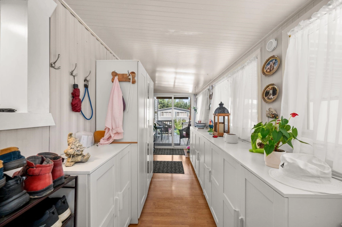 Guest Bathroom Photo of 11 31313 Livingstone Avenue, Abbotsford, BC