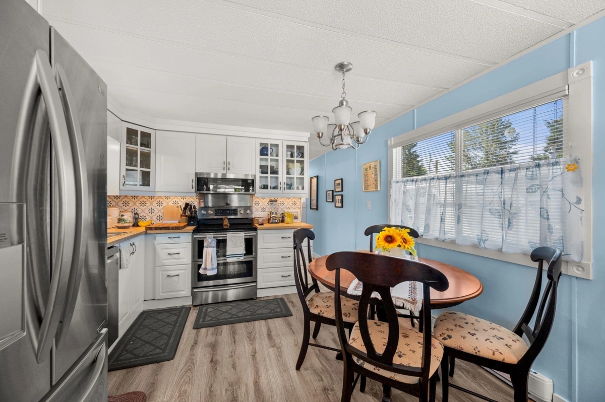 Primary Bedroom Photo of 11 31313 Livingstone Avenue, Abbotsford, BC