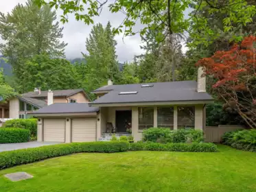 5436 Blueberry Lane, North Vancouver, BC, North vancouver — Single Family Residence for sale