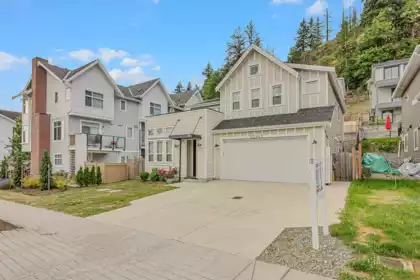 33943 Barker Court, Mission, BC, Mission — Single Family Residence for sale