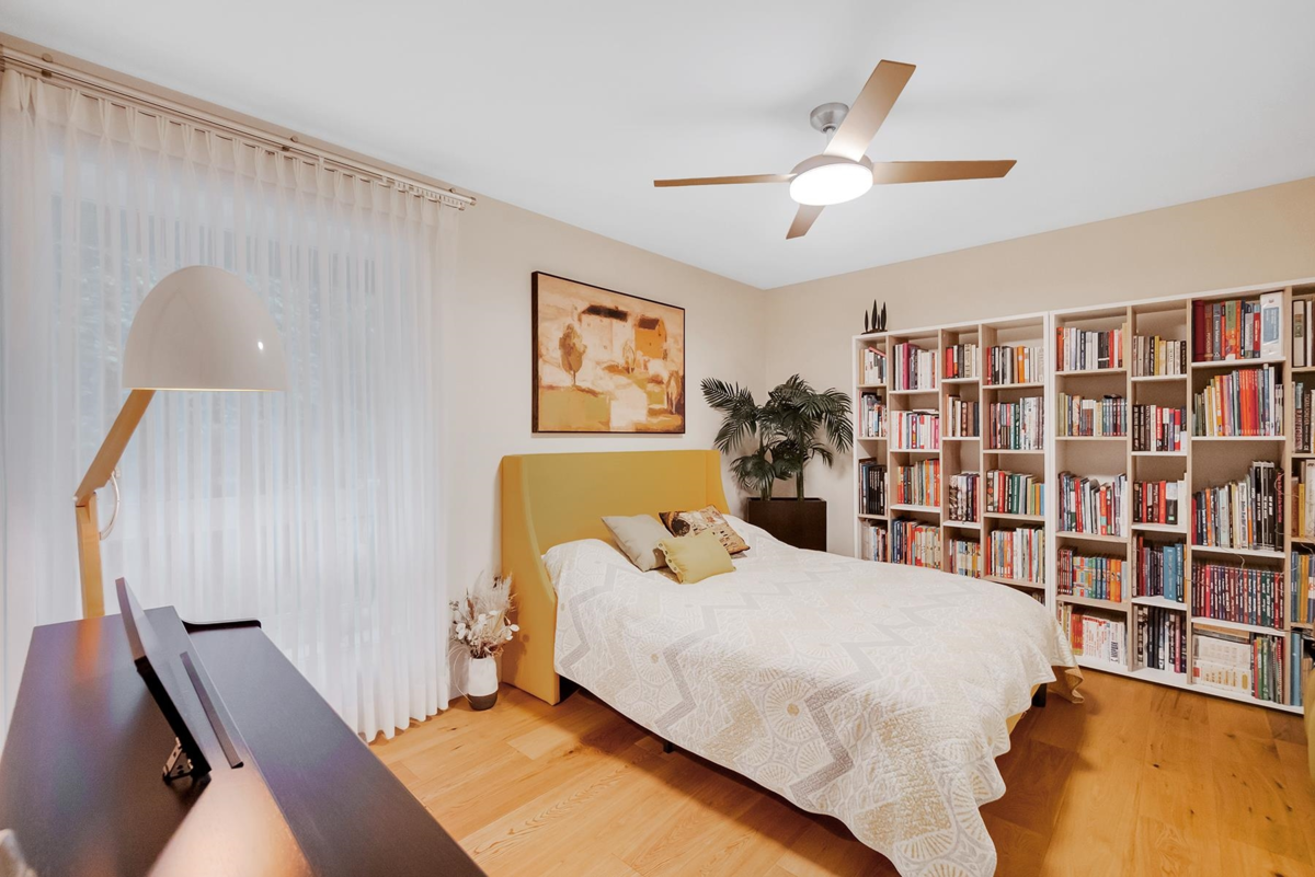 Staircase Photo of 3706 Southridge Place, West Vancouver, BC