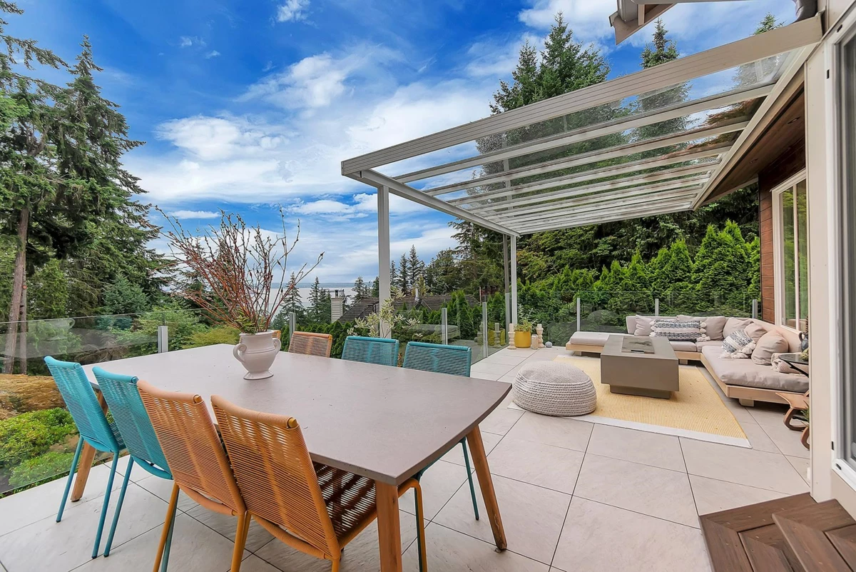 Street View Photo of 3706 Southridge Place, West Vancouver, BC