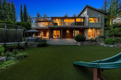 3706 Southridge Place, West Vancouver, BC, West Vancouver — 5 bed single family residence for sale