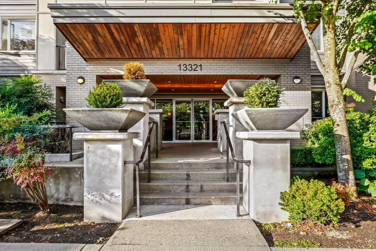 Exterior Front Photo of 439 13321 102a Avenue, Surrey, BC