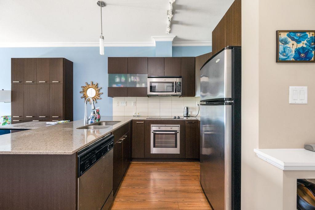 Pantry Photo of 439 13321 102a Avenue, Surrey, BC