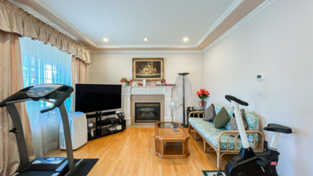 Dining Area Photo of 2802 E 45th Avenue, Vancouver, BC