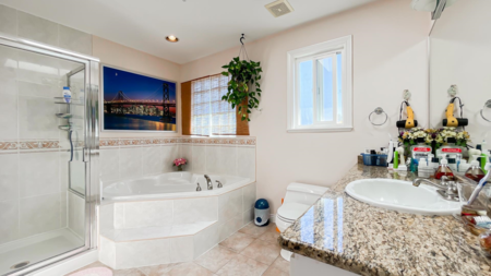 Guest Bathroom Photo of 2802 E 45th Avenue, Vancouver, BC