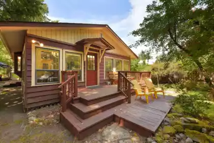513 Cedar Hill Road, Mayne Island, BC, Mayne Island — Single Family Residence for sale