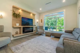 MLS R3035390