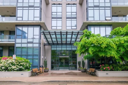207 2077 Rosser Avenue, Burnaby, BC, Burnaby — Apartment/Condo for sale