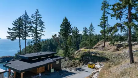 785 Seymour Bay Drive, Bowen Island, BC, Bowen Island — Single Family Residence for sale
