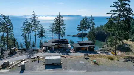 785 Seymour Bay Drive, Bowen Island, BC, Bowen Island — 3 bed single family residence for sale