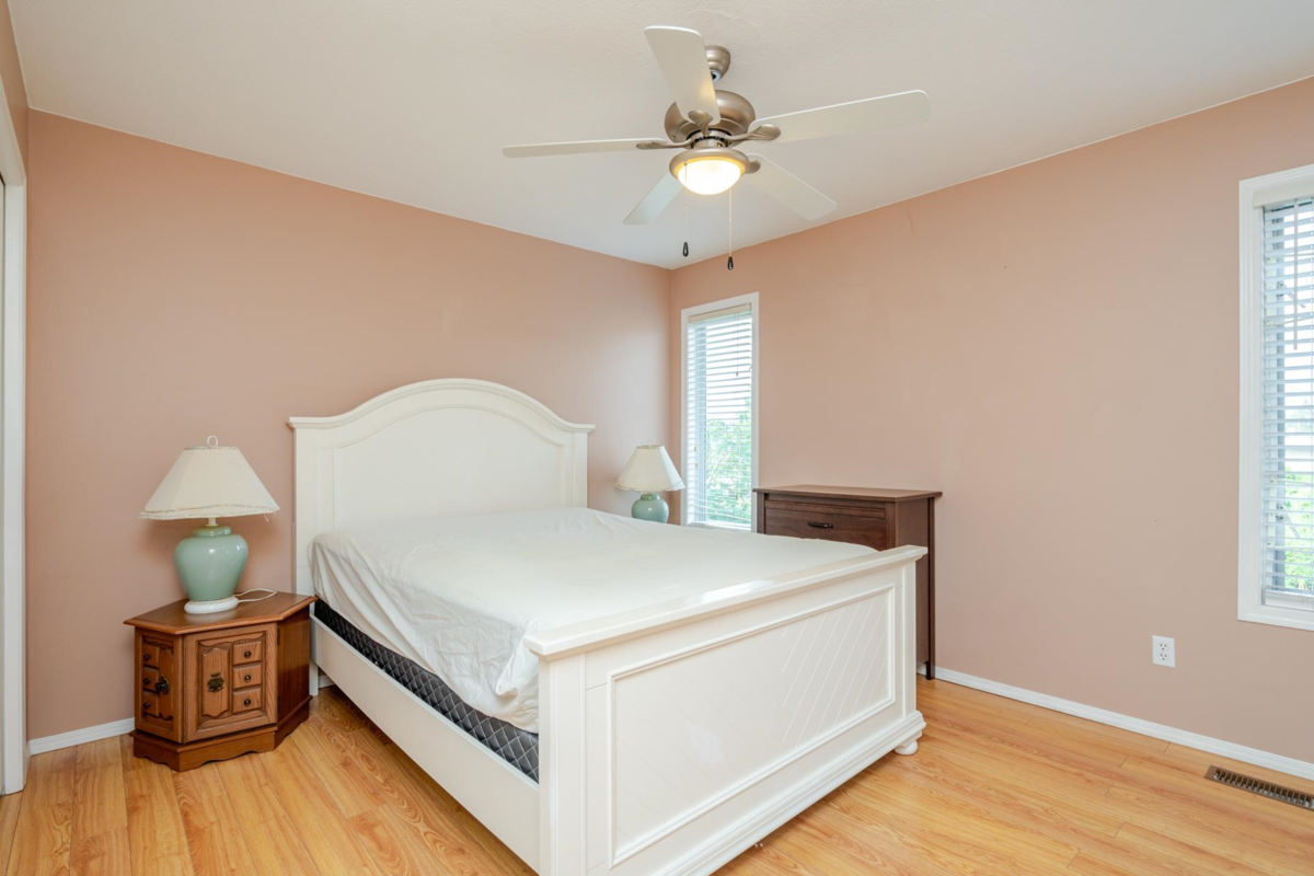 Entry Foyer Photo of 6051 Glenroy Drive, Chilliwack, BC