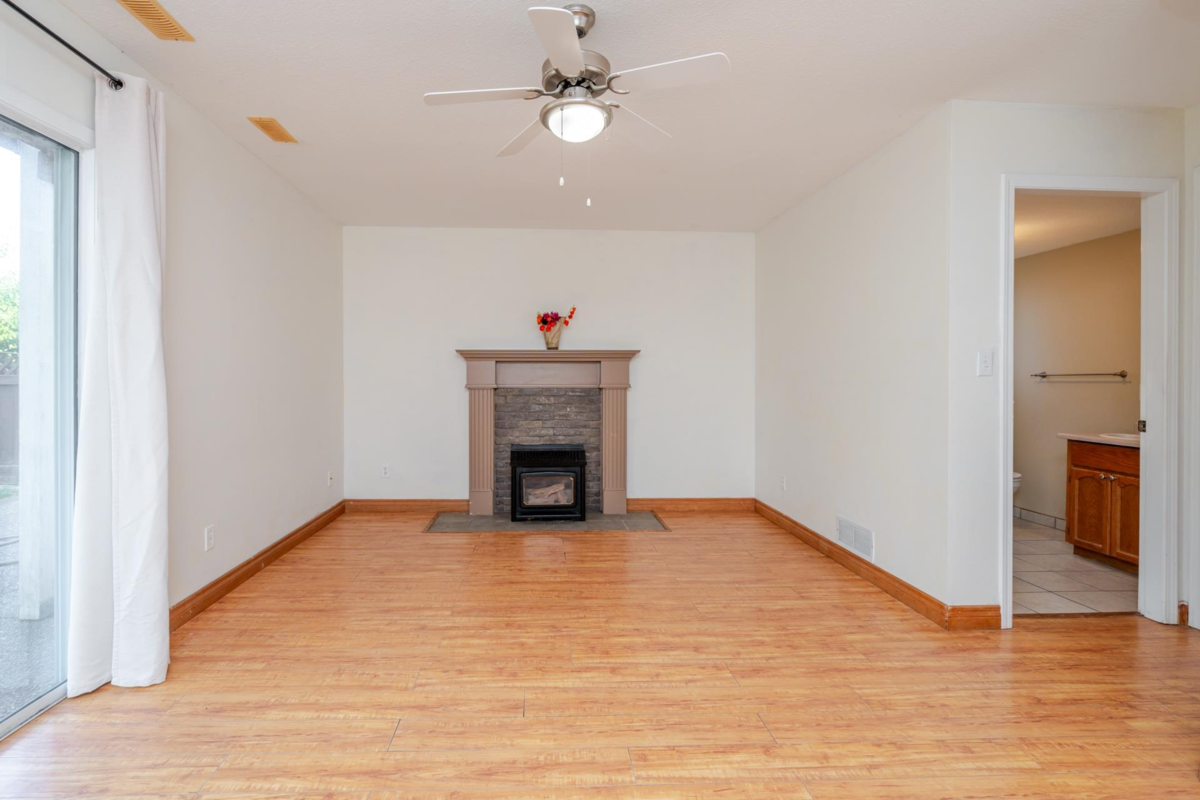 Powder Room Photo of 6051 Glenroy Drive, Chilliwack, BC