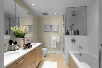 Guest Bathroom Photo of 1401 150 W 15th Street, North Vancouver, BC