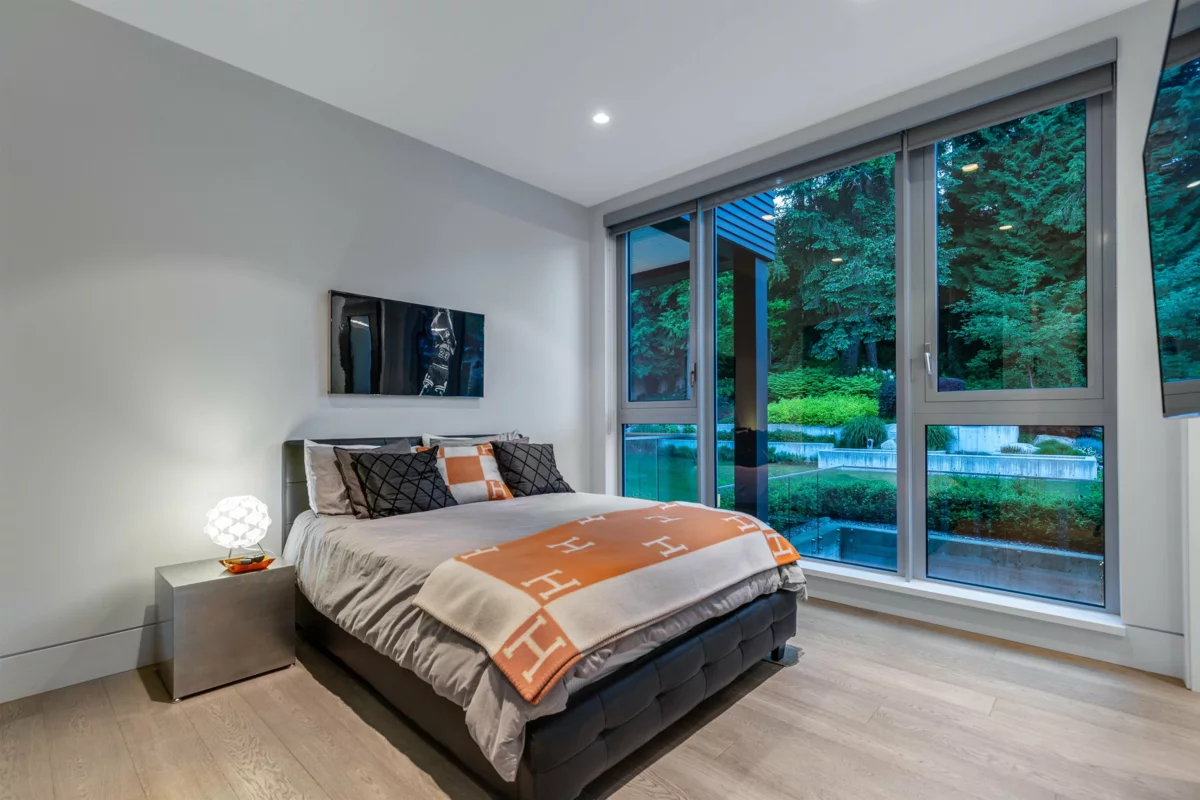 Hallway Photo of 1065 Groveland Road, West Vancouver, BC