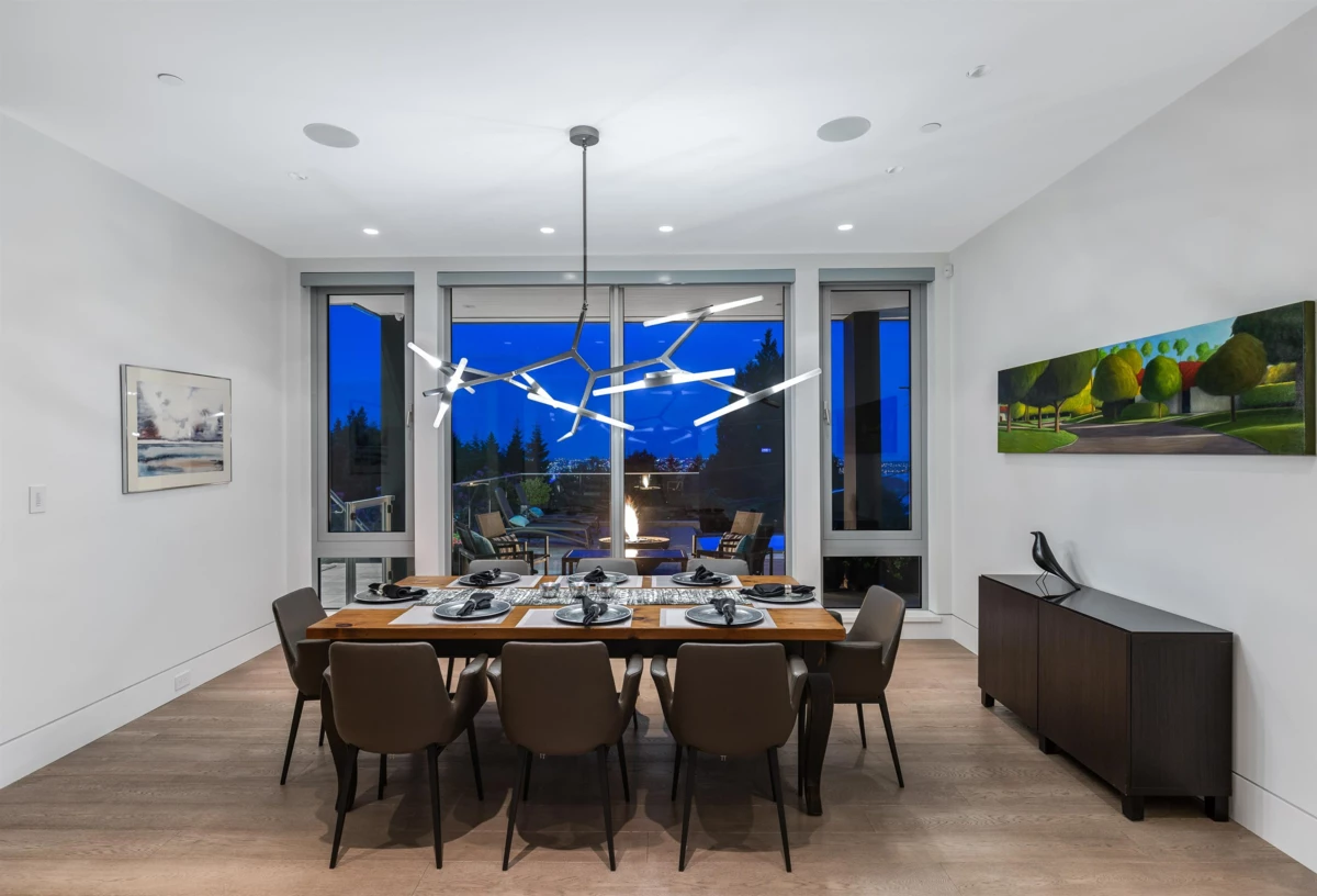 Kitchen Island Photo of 1065 Groveland Road, West Vancouver, BC