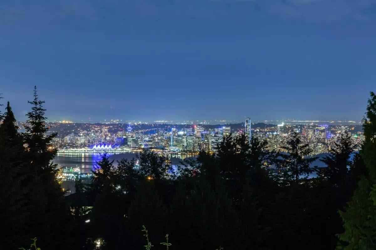 Swimming Pool Photo of 1065 Groveland Road, West Vancouver, BC