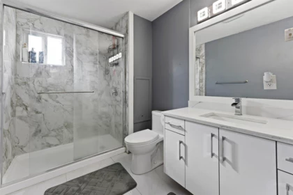 Guest Bathroom Photo of 7675 125 Street, Surrey, BC