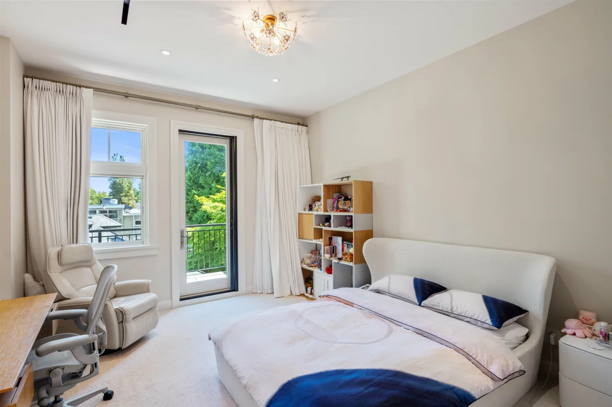 Breakfast Nook Photo of 5912 Churchill Street, Vancouver, BC