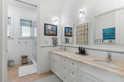 Powder Room Photo of 31999 Bench Avenue, Mission, BC