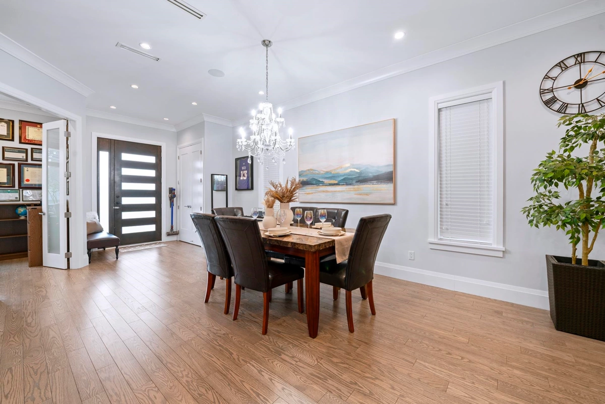 Breakfast Nook Photo of 1370 Ross Road, North Vancouver, BC