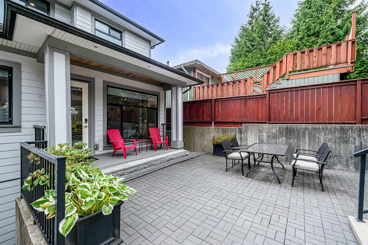 Hot Tub / Spa Photo of 1370 Ross Road, North Vancouver, BC