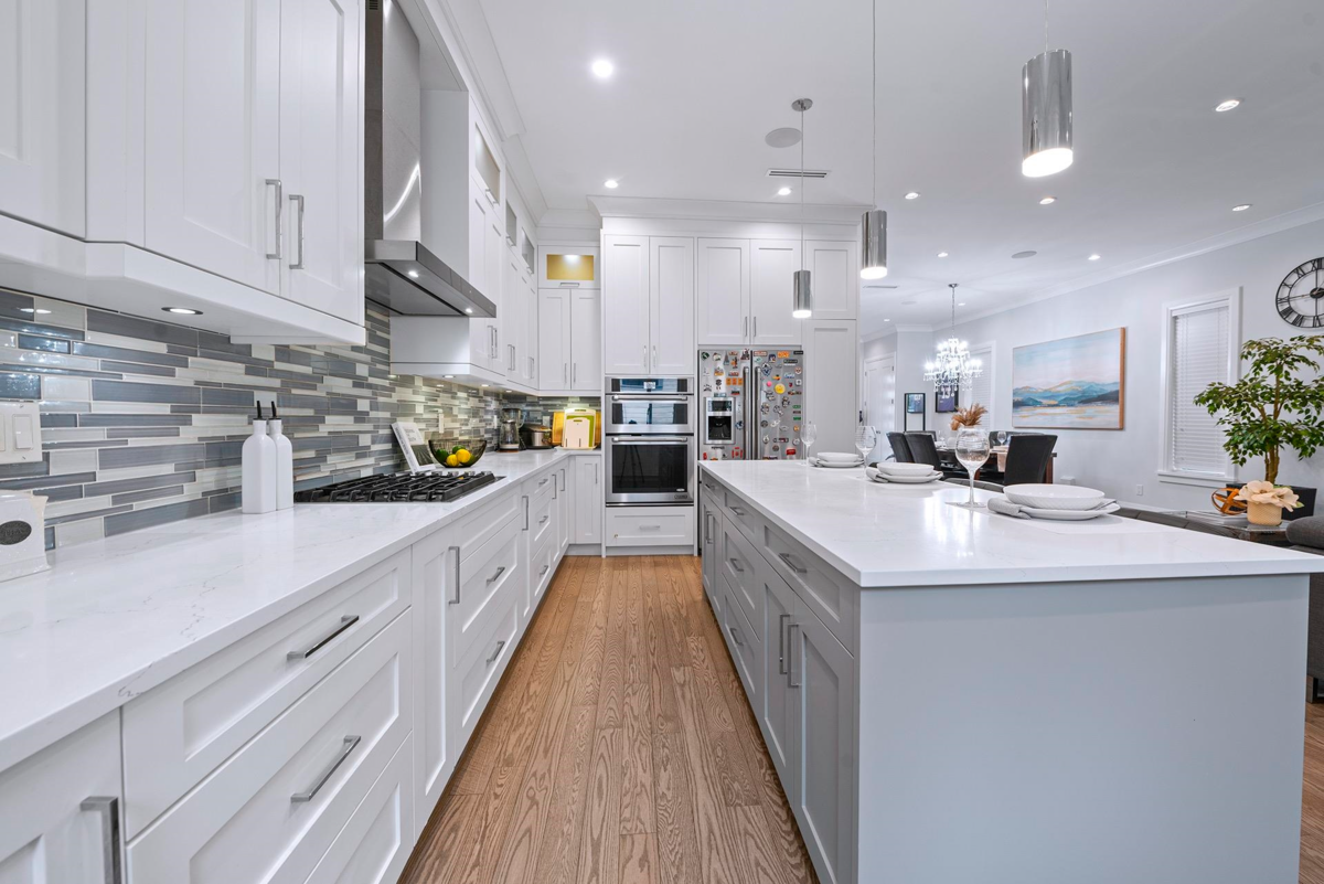Kitchen Photo of 1370 Ross Road, North Vancouver, BC